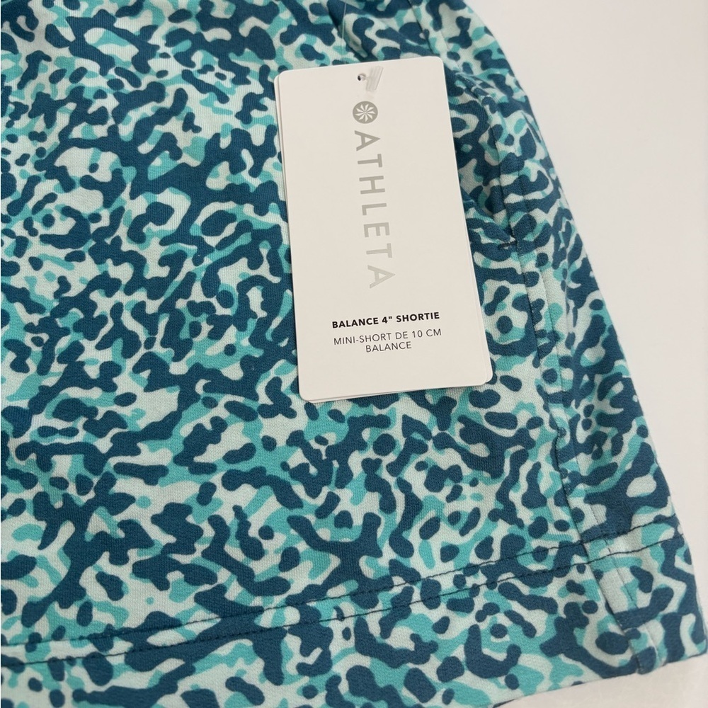 Athleta Balance 4” Shortie Shorts Size Large New with Tags Leopard Blue - Picture 3 of 11